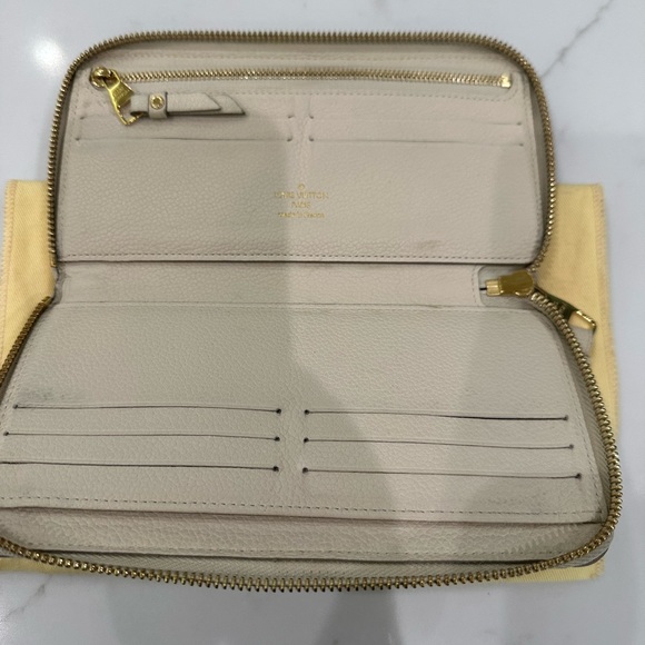 Louis Vuitton Empreinte Zippy Wallet in Neige - Picture 6 of 9